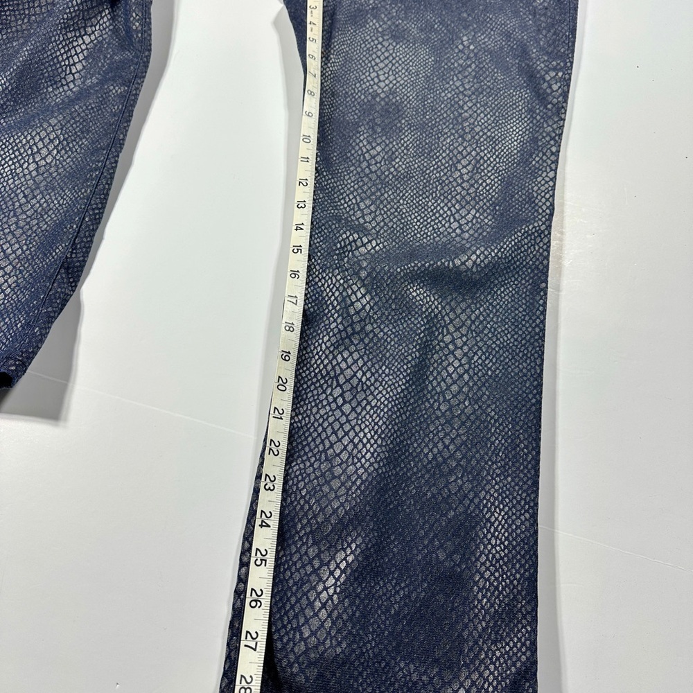 Woman’s Vintage Chicos Platinum Denim Lizard Print Jeans Size 1.5 Short​​ - Picture 3 of 7